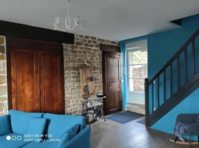 Maison de charme à Sourdeval avec cheminée et terrasse